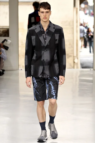 Look 2